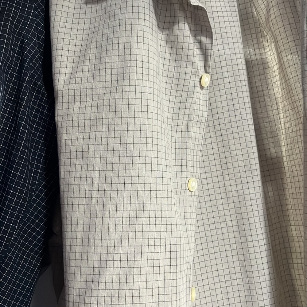 Van Heusen Button Downs - image 3